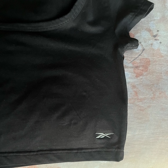 Reebok Crop Top - Picture 2 of 4